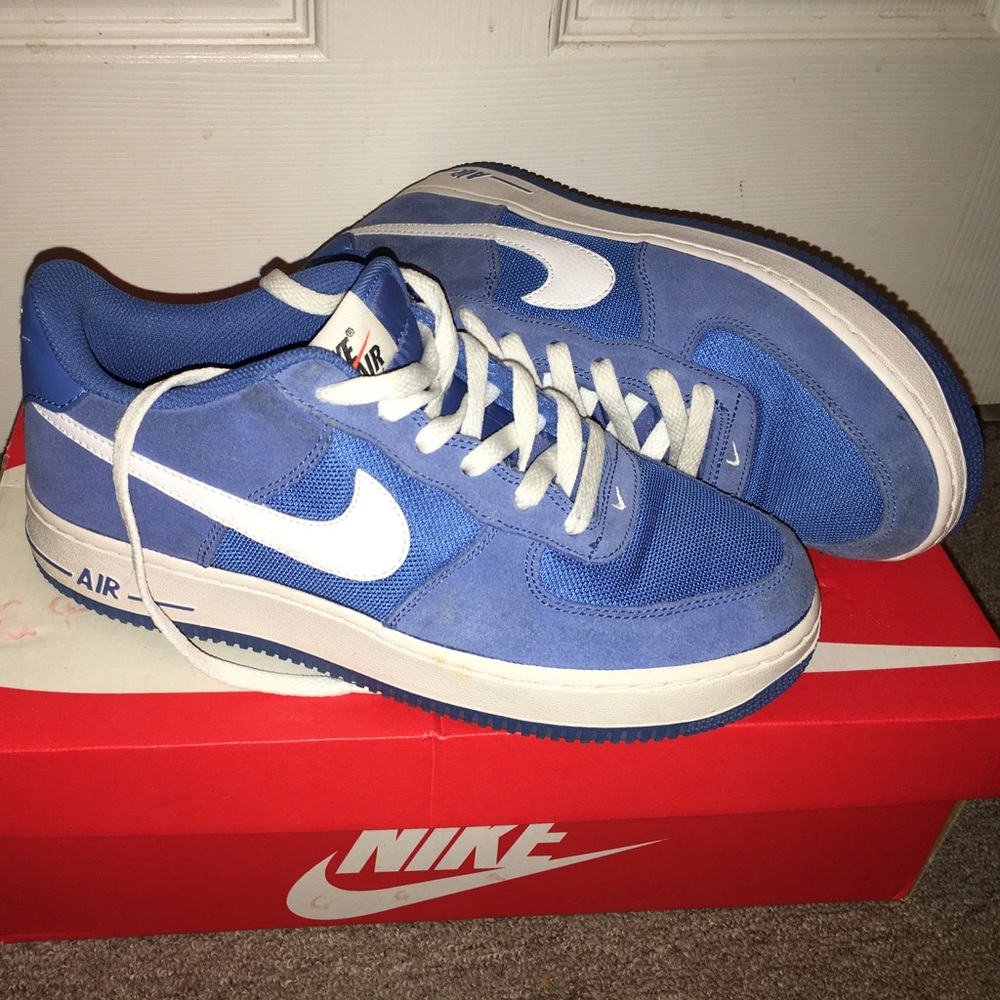 Size 7 low top air force ones blue and white